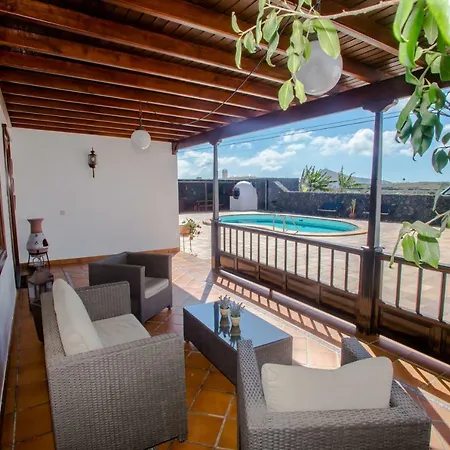 Casa Veroles Lanzarote 乡村民宿 *