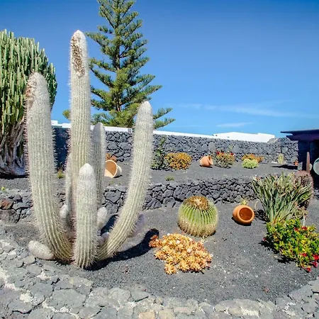 Casa Veroles Lanzarote * El Islote